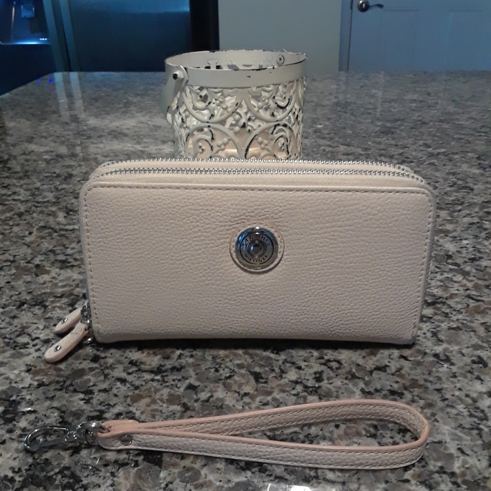 Tommy Hilfiger Wallet(or wristlet)